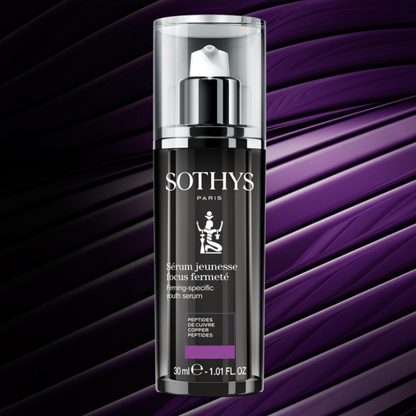 Sothys Sérum Jeunesse Focus Fermeté sur fond violet.